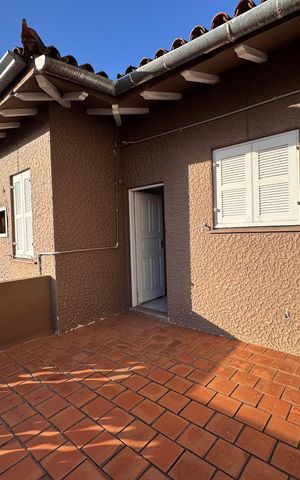 Casa à venda com 472m², 6 quartos e 15 vagas Casa à venda com 472m², 6 quartos e 15 vagasVaranda 1