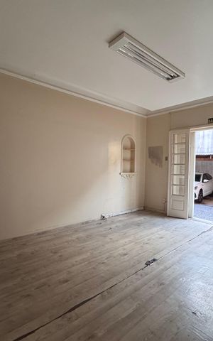 Casa à venda com 472m², 6 quartos e 15 vagas Casa à venda com 472m², 6 quartos e 15 vagasSala