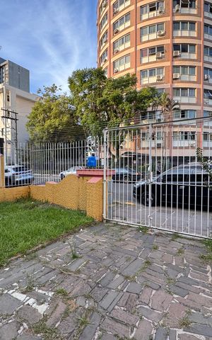 Casa à venda com 472m², 6 quartos e 15 vagas Casa à venda com 472m², 6 quartos e 15 vagasÁrea comum