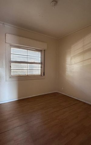 Casa à venda com 472m², 6 quartos e 15 vagas Casa à venda com 472m², 6 quartos e 15 vagasQuarto 1