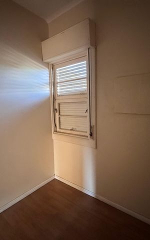 Casa à venda com 472m², 6 quartos e 15 vagas Casa à venda com 472m², 6 quartos e 15 vagasQuarto 5