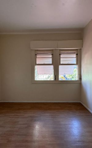 Casa à venda com 472m², 6 quartos e 15 vagas Casa à venda com 472m², 6 quartos e 15 vagasQuarto 4