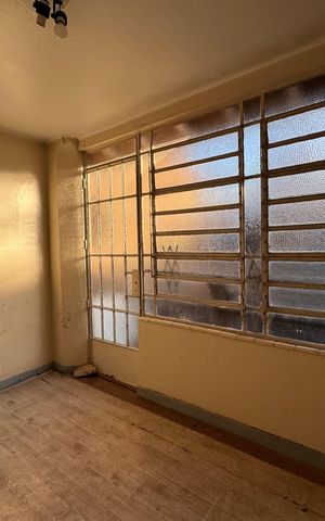 Casa à venda com 472m², 6 quartos e 15 vagas Casa à venda com 472m², 6 quartos e 15 vagasSala