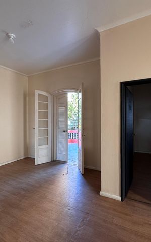 Casa à venda com 472m², 6 quartos e 15 vagas Casa à venda com 472m², 6 quartos e 15 vagasSala 2