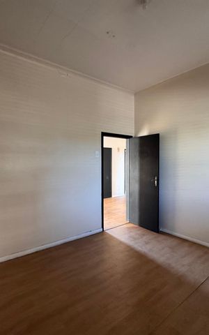 Casa à venda com 472m², 6 quartos e 15 vagas Casa à venda com 472m², 6 quartos e 15 vagasQuarto 1