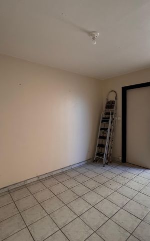 Casa à venda com 472m², 6 quartos e 15 vagas Casa à venda com 472m², 6 quartos e 15 vagasQuarto de Serviço