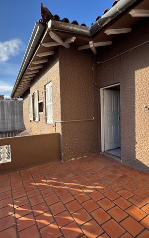 Casa à venda com 472m², 6 quartos e 15 vagas Casa à venda com 472m², 6 quartos e 15 vagasVaranda 1
