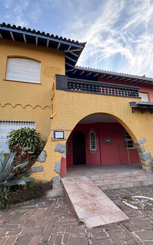 Casa à venda com 472m², 6 quartos e 15 vagas Casa à venda com 472m², 6 quartos e 15 vagasÁrea comum