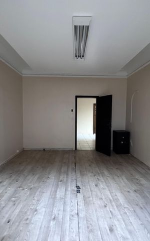 Casa à venda com 472m², 6 quartos e 15 vagas Casa à venda com 472m², 6 quartos e 15 vagasSala