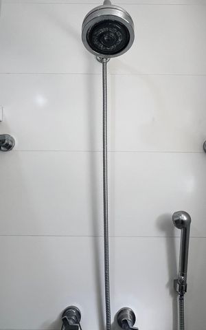 Apartamento à venda com 99m², 2 quartos e 1 vagaBanheiro da Suíte