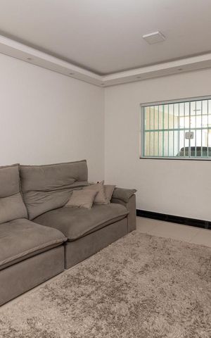 Casa à venda com 130m², 3 quartos e 4 vagasSala