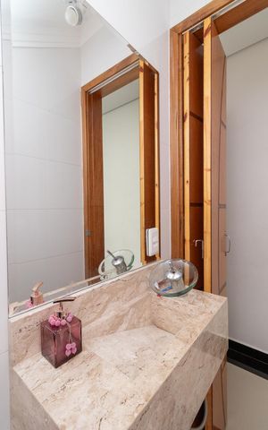 Casa à venda com 130m², 3 quartos e 4 vagasLavabo