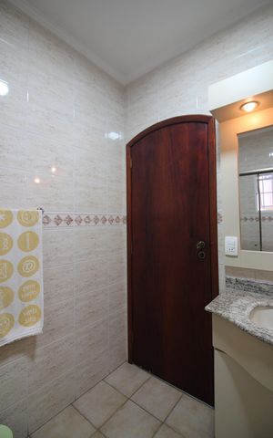 Casa à venda com 372m², 4 quartos e 1 vagaBanheiro Social 1