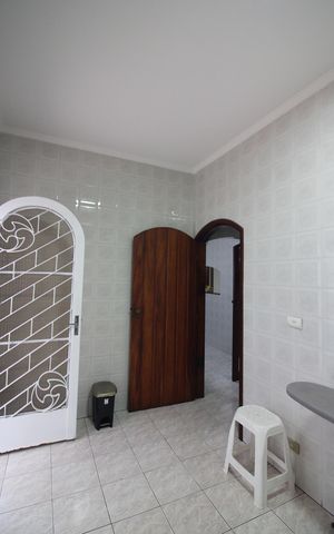 Casa à venda com 372m², 4 quartos e 1 vagaÁrea de Serviço