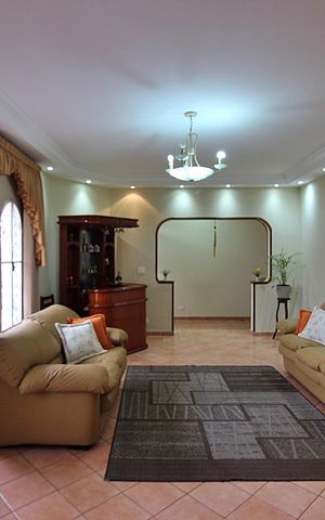 Casa à venda com 372m², 4 quartos e 1 vagaSala
