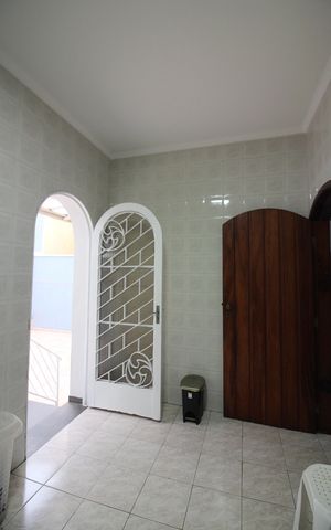 Casa à venda com 372m², 4 quartos e 1 vagaÁrea de Serviço