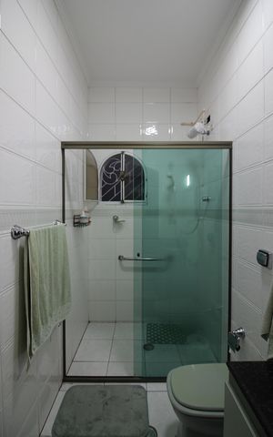 Casa à venda com 372m², 4 quartos e 1 vagaBanheiro Social 2