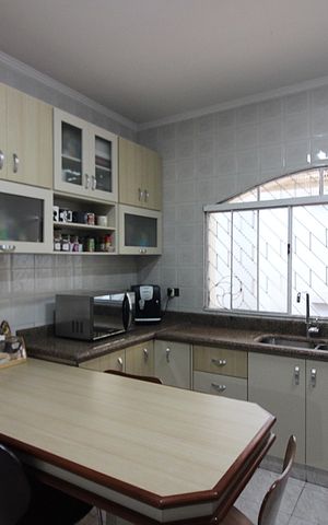 Casa à venda com 372m², 4 quartos e 1 vagaCozinha