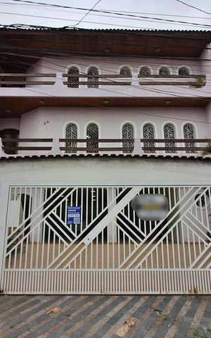 Casa à venda com 372m², 4 quartos e 1 vagaFachada