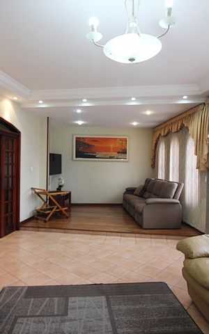 Casa à venda com 372m², 4 quartos e 1 vagaSala