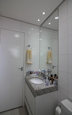 Apartamento à venda com 77m², 2 quartos e 2 vagasBanheiro da Suíte