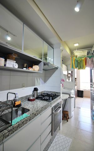 Apartamento à venda com 77m², 2 quartos e 2 vagasCozinha e Área de Serviço
