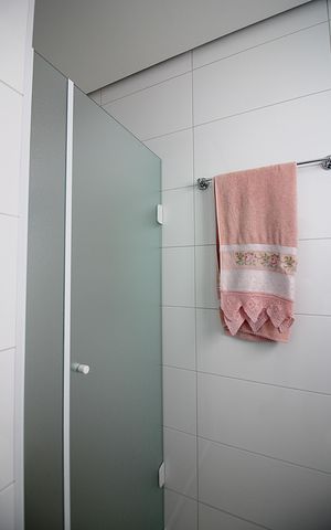 Apartamento à venda com 77m², 2 quartos e 2 vagasBanheiro Social