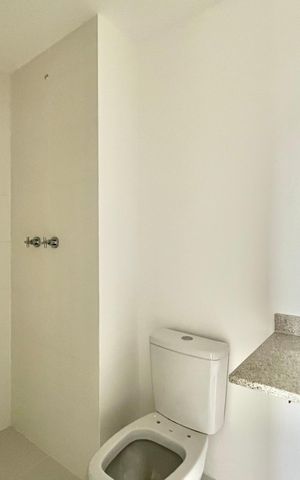 Apartamento à venda com 29m², 1 quarto e sem vaga Apartamento à venda com 29m², 1 quarto e sem vagaBanheiro da Suíte
