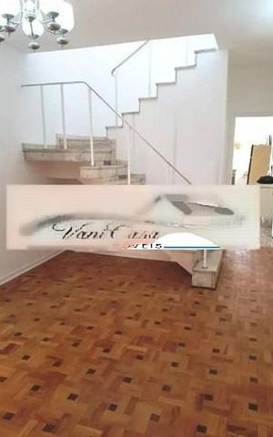 Casa à venda com 170m², 3 quartos e 2 vagas