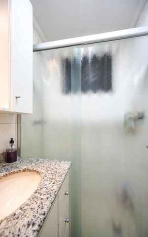 Apartamento à venda com 72m², 3 quartos e 2 vagas Apartamento à venda com 72m², 3 quartos e 2 vagasBanheiro Social