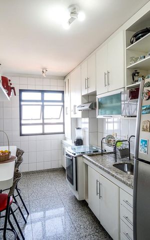 Apartamento à venda com 72m², 3 quartos e 2 vagas Apartamento à venda com 72m², 3 quartos e 2 vagasCozinha