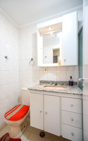 Apartamento à venda com 72m², 3 quartos e 2 vagas Apartamento à venda com 72m², 3 quartos e 2 vagasBanheiro Social