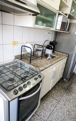 Apartamento à venda com 72m², 3 quartos e 2 vagas Apartamento à venda com 72m², 3 quartos e 2 vagasPia