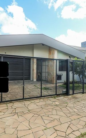Casa à venda com 255m², 3 quartos e 4 vagasFachada