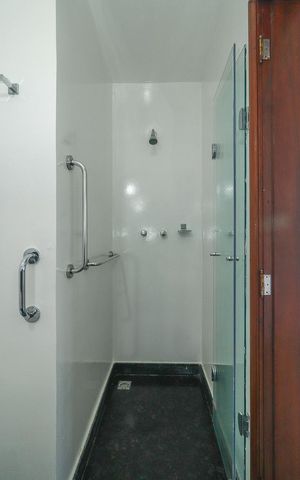 Casa à venda com 255m², 3 quartos e 4 vagasBanheiro da Suíte