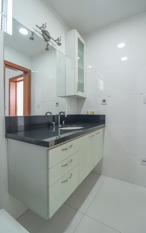 Casa à venda com 255m², 3 quartos e 4 vagasBanheiro da Suíte 2