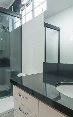 Casa à venda com 255m², 3 quartos e 4 vagasBanheiro da Suíte 2