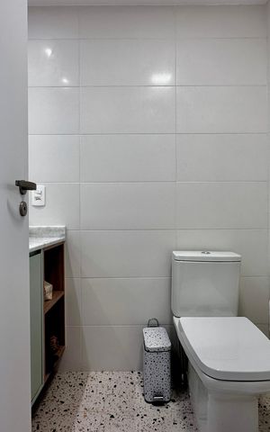 Apartamento à venda com 131m², 3 quartos e 2 vagas Apartamento à venda com 131m², 3 quartos e 2 vagasBanheiro Suíte 1