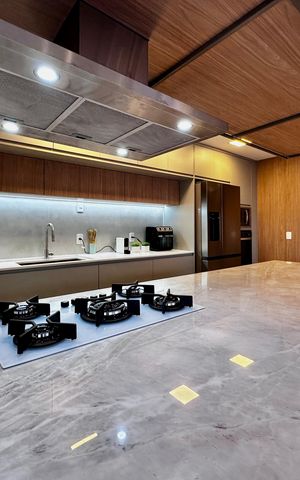 Apartamento à venda com 131m², 3 quartos e 2 vagas Apartamento à venda com 131m², 3 quartos e 2 vagasCozinha