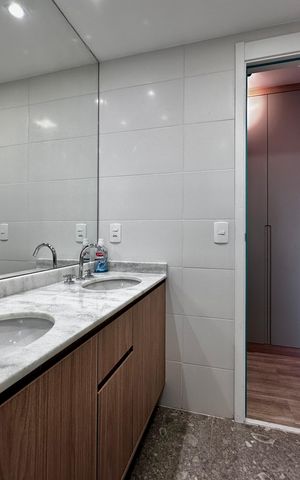 Apartamento à venda com 131m², 3 quartos e 2 vagas Apartamento à venda com 131m², 3 quartos e 2 vagasBanheiro Suíte 3