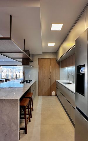 Apartamento à venda com 131m², 3 quartos e 2 vagas Apartamento à venda com 131m², 3 quartos e 2 vagasCozinha
