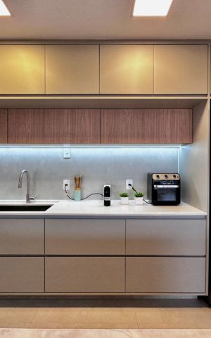 Apartamento à venda com 131m², 3 quartos e 2 vagas Apartamento à venda com 131m², 3 quartos e 2 vagasCozinha