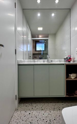 Apartamento à venda com 131m², 3 quartos e 2 vagas Apartamento à venda com 131m², 3 quartos e 2 vagasBanheiro Suíte 1