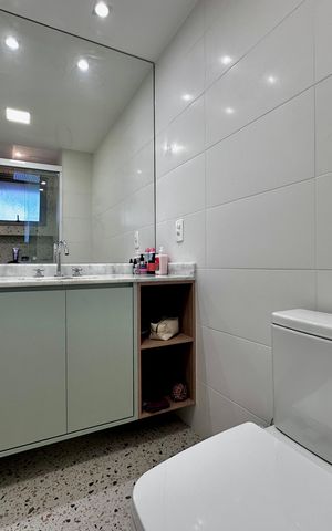 Apartamento à venda com 131m², 3 quartos e 2 vagas Apartamento à venda com 131m², 3 quartos e 2 vagasBanheiro Suíte 1