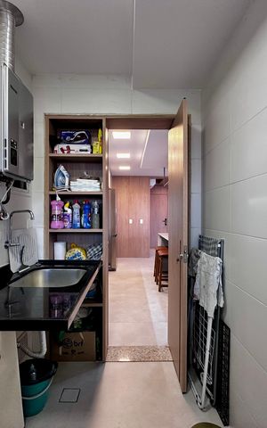 Apartamento à venda com 131m², 3 quartos e 2 vagas Apartamento à venda com 131m², 3 quartos e 2 vagasÁrea de Serviço