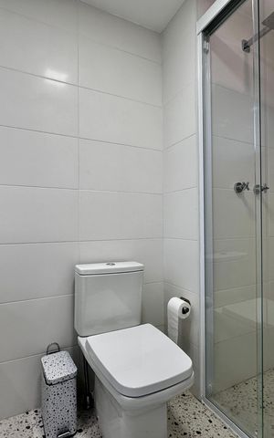 Apartamento à venda com 131m², 3 quartos e 2 vagas Apartamento à venda com 131m², 3 quartos e 2 vagasBanheiro Suíte 1
