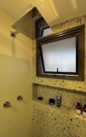 Apartamento à venda com 131m², 3 quartos e 2 vagas Apartamento à venda com 131m², 3 quartos e 2 vagasBanheiro Suíte 1