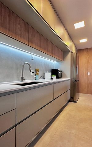 Apartamento à venda com 131m², 3 quartos e 2 vagas Apartamento à venda com 131m², 3 quartos e 2 vagasCozinha