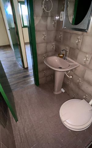 Casa à venda com 120m², 3 quartos e 2 vagas Casa à venda com 120m², 3 quartos e 2 vagasBanheiro de Serviço