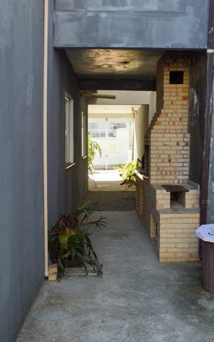 Casa de condomínio à venda com 180m², 3 quartos e 1 vaga Casa de condomínio à venda com 180m², 3 quartos e 1 vagaChurrasqueira